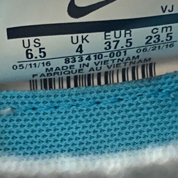 Size 6.5 - Women’s Nike Free Run Flyknit shoes - Picture 8 of 8